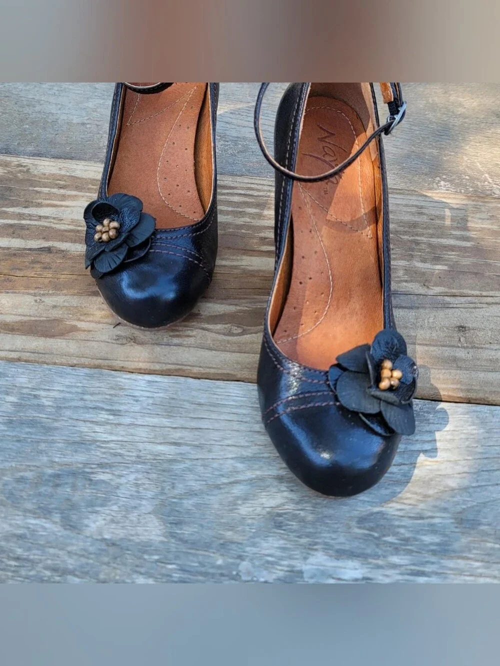 Naya Valeska Black Leather Heels With Flower Accent Sz 7